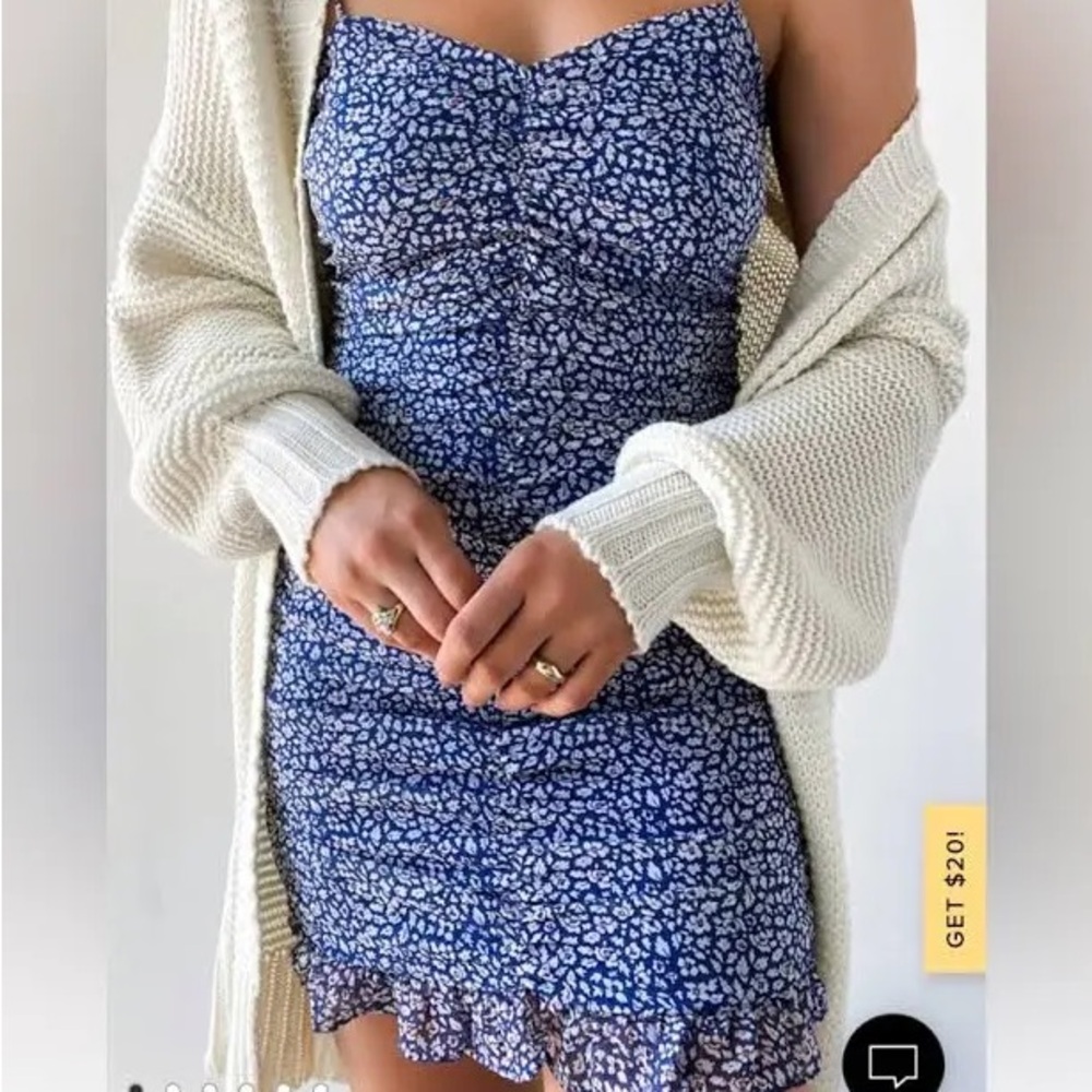 Lulus blue and white flower scrunch dress.